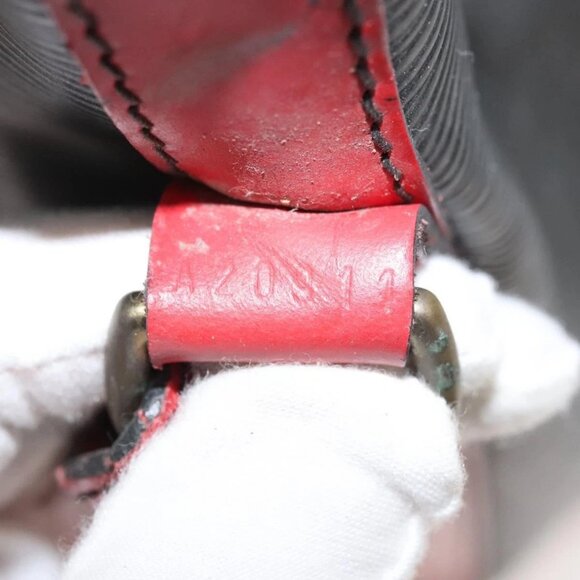 LOUIS VUITTON Epi Noe Shoulder Bag Bicolor Black Red - Picture 11 of 16